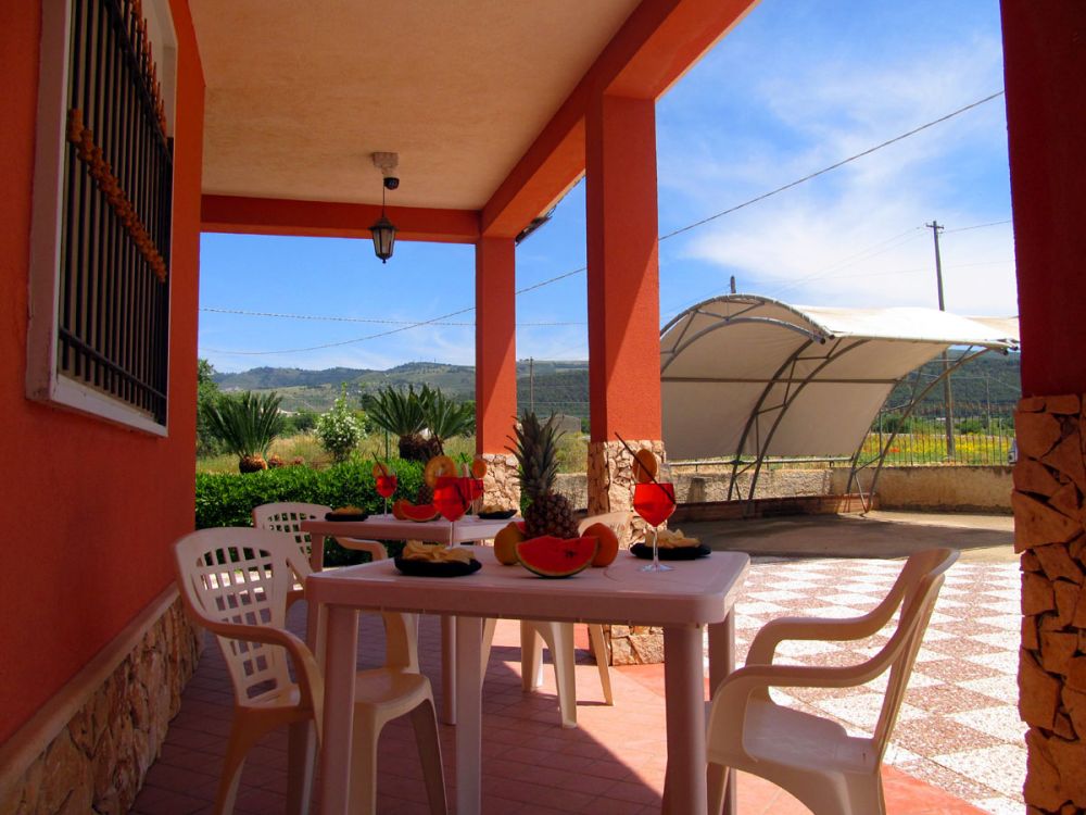 Villetta Century - Parte esterna della casa in campagna a Chiaramonte Gulfi