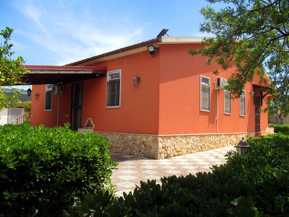 Villetta Century - Parte esterna della casa in campagna a Chiaramonte Gulfi